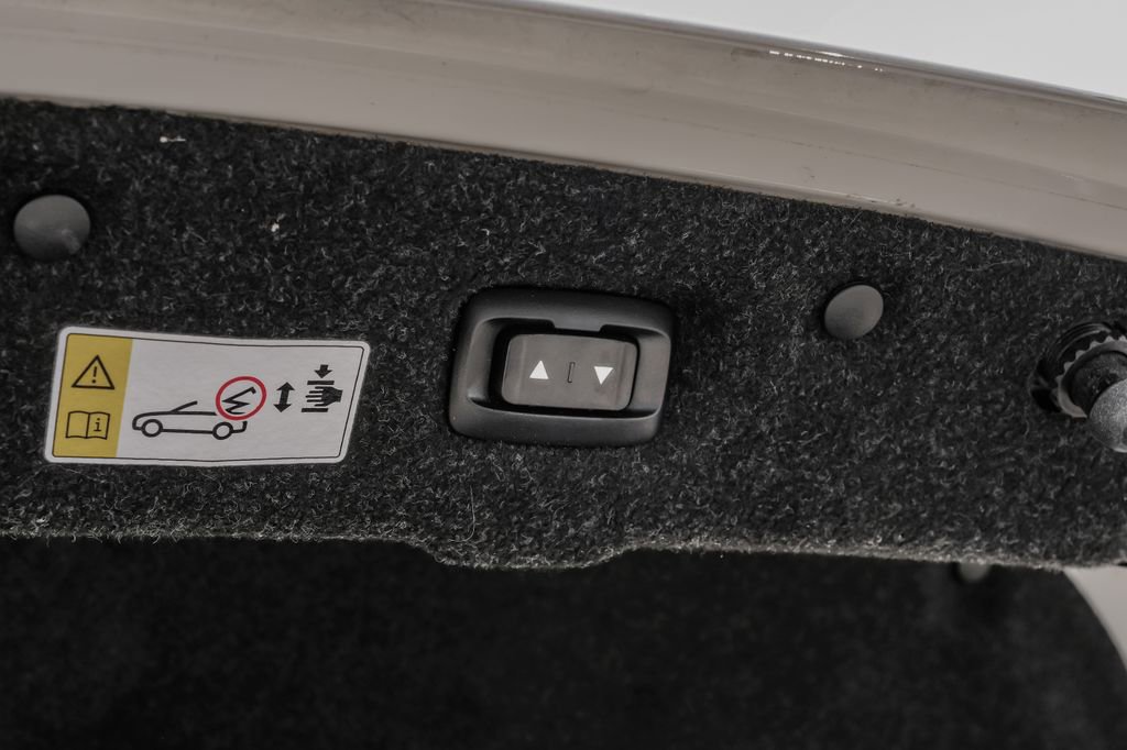 Used 2018 BMW M4 Convertible image 64