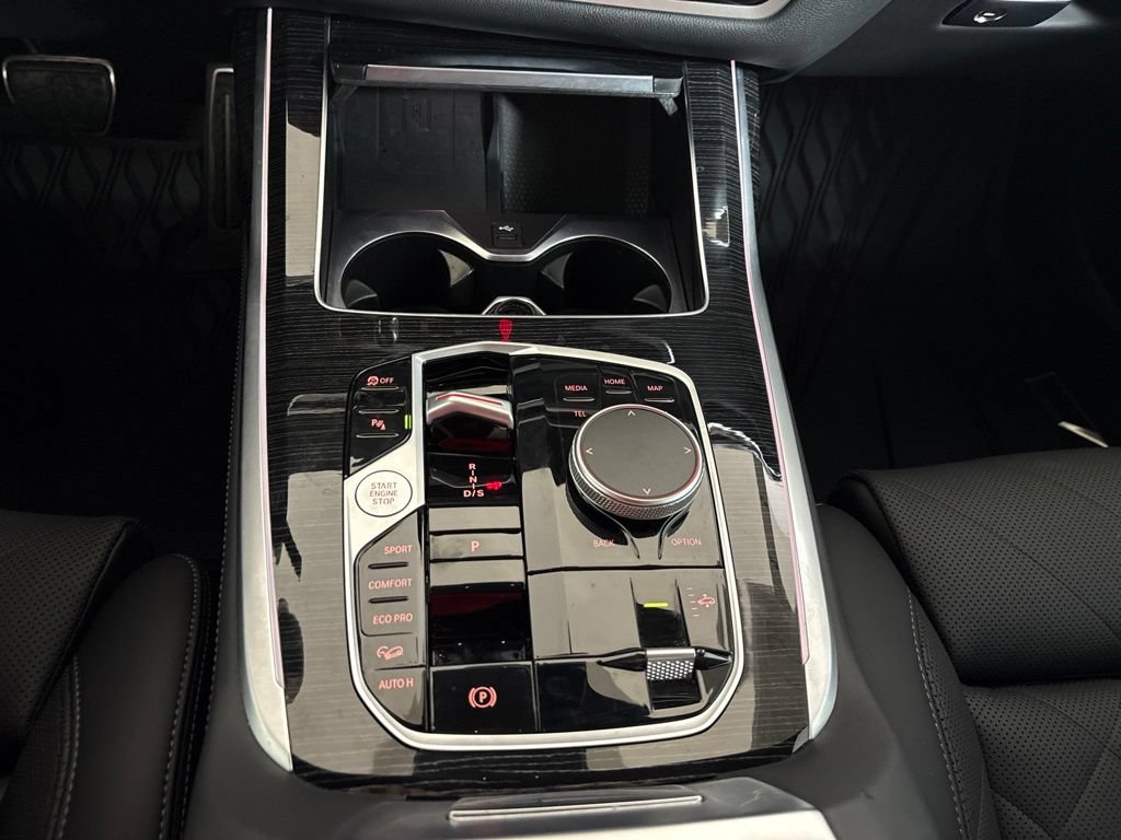 Certified 2026 BMW X7 xDrive40i w/ M Sport Package AWD/4WD image 13