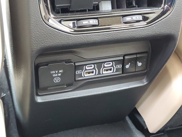 Used 2024 Jeep Grand Cherokee Limited AWD/4WD image 32