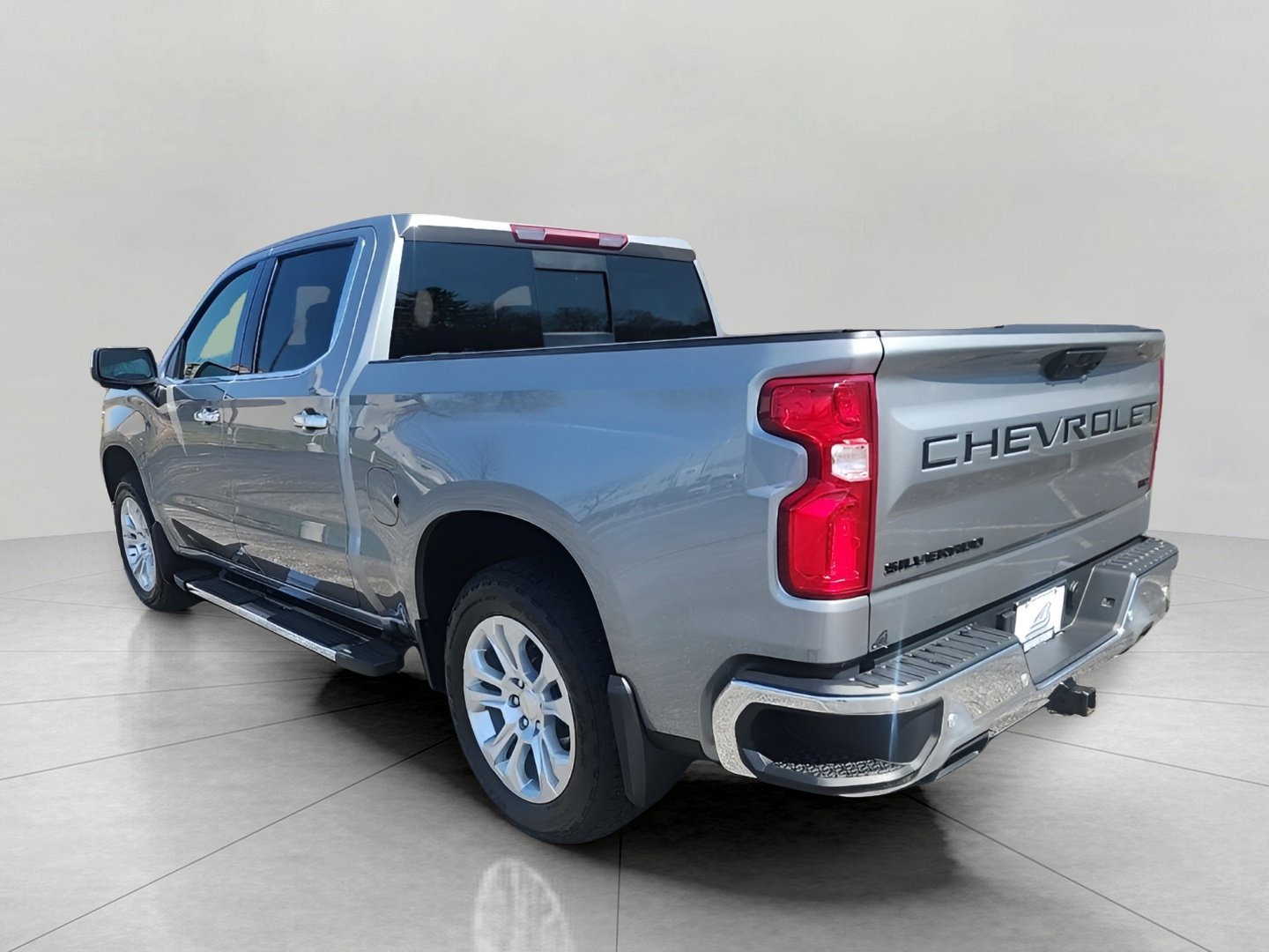 Used 2024 Chevrolet Silverado 1500 LTZ AWD/4WD image 10