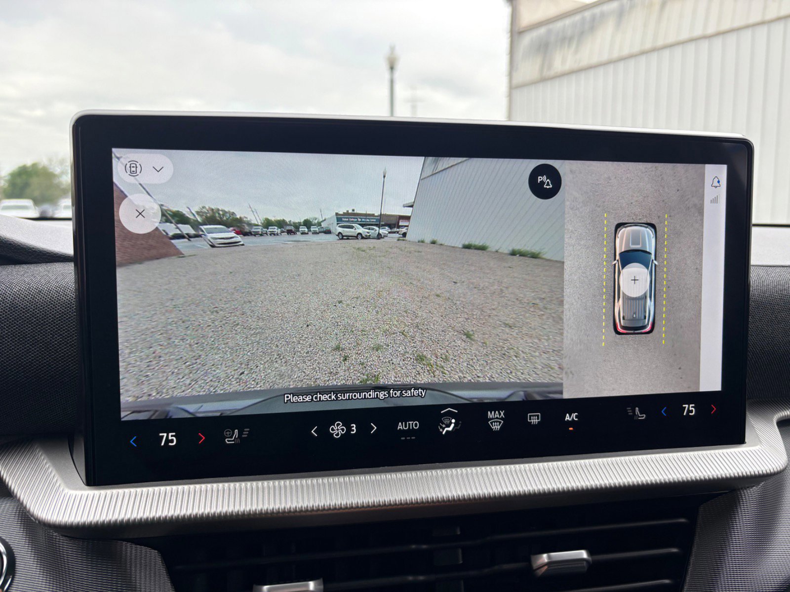 Certified 2025 Ford Explorer ST-Line image 36
