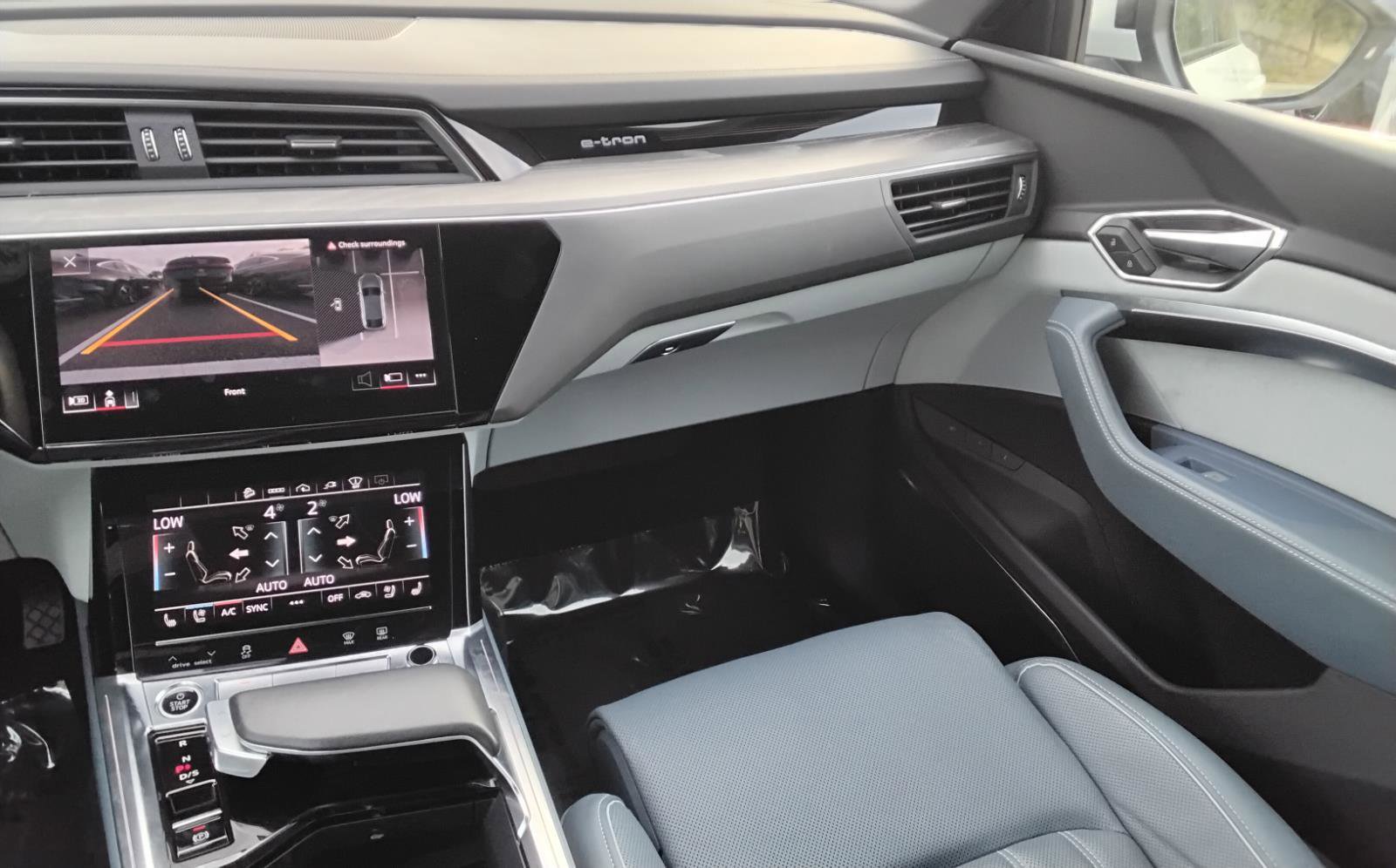 Used 2023 Audi e-tron Prestige w/ Prestige Package image 23