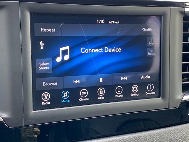 Used 2021 Chrysler Voyager Lxi image 20