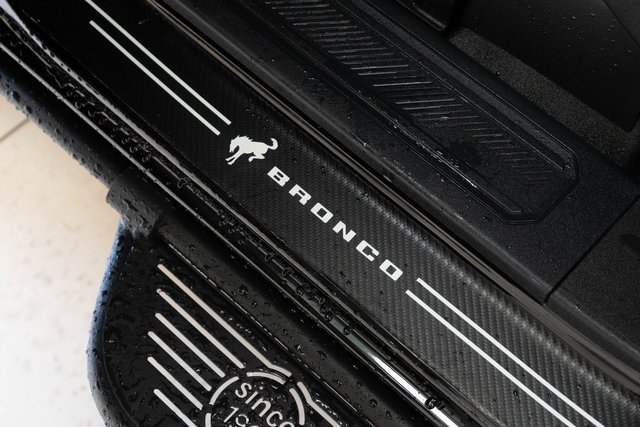 Used 2023 Ford Bronco Badlands image 16