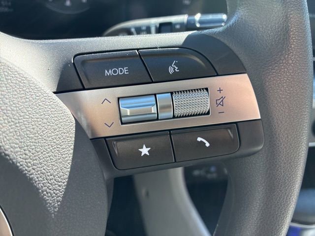 Used 2024 Hyundai Kona SE image 17