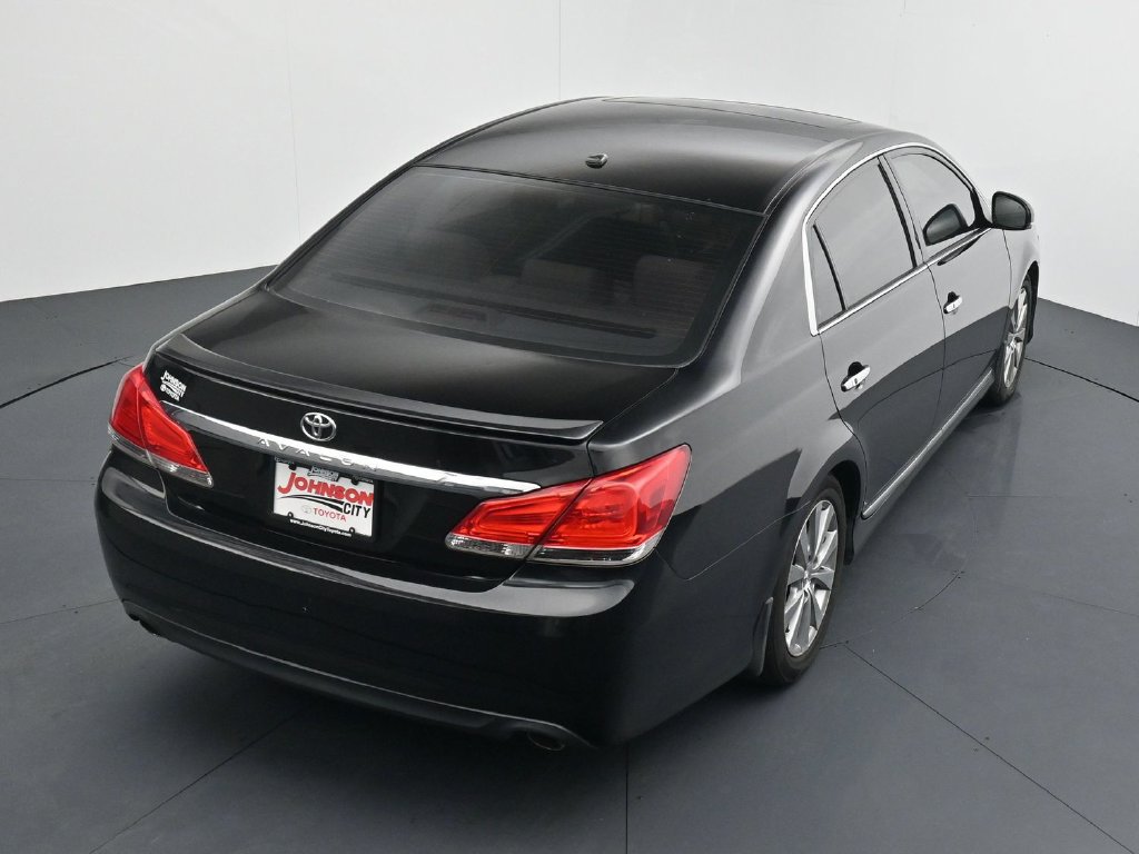 Used 2011 Toyota Avalon Limited FWD image 25