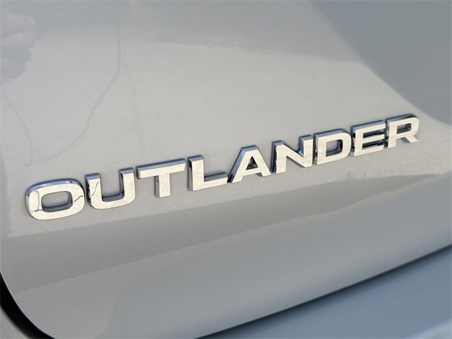 Used 2025 Mitsubishi Outlander SEL image 11