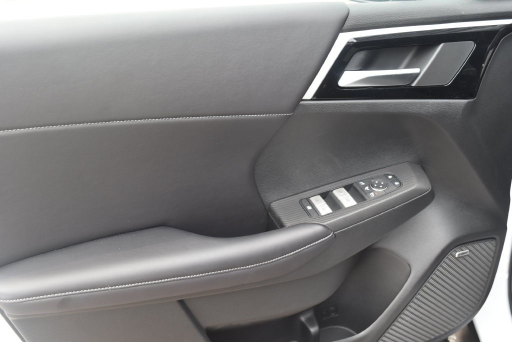 New 2026 Mitsubishi Outlander AWD image 9