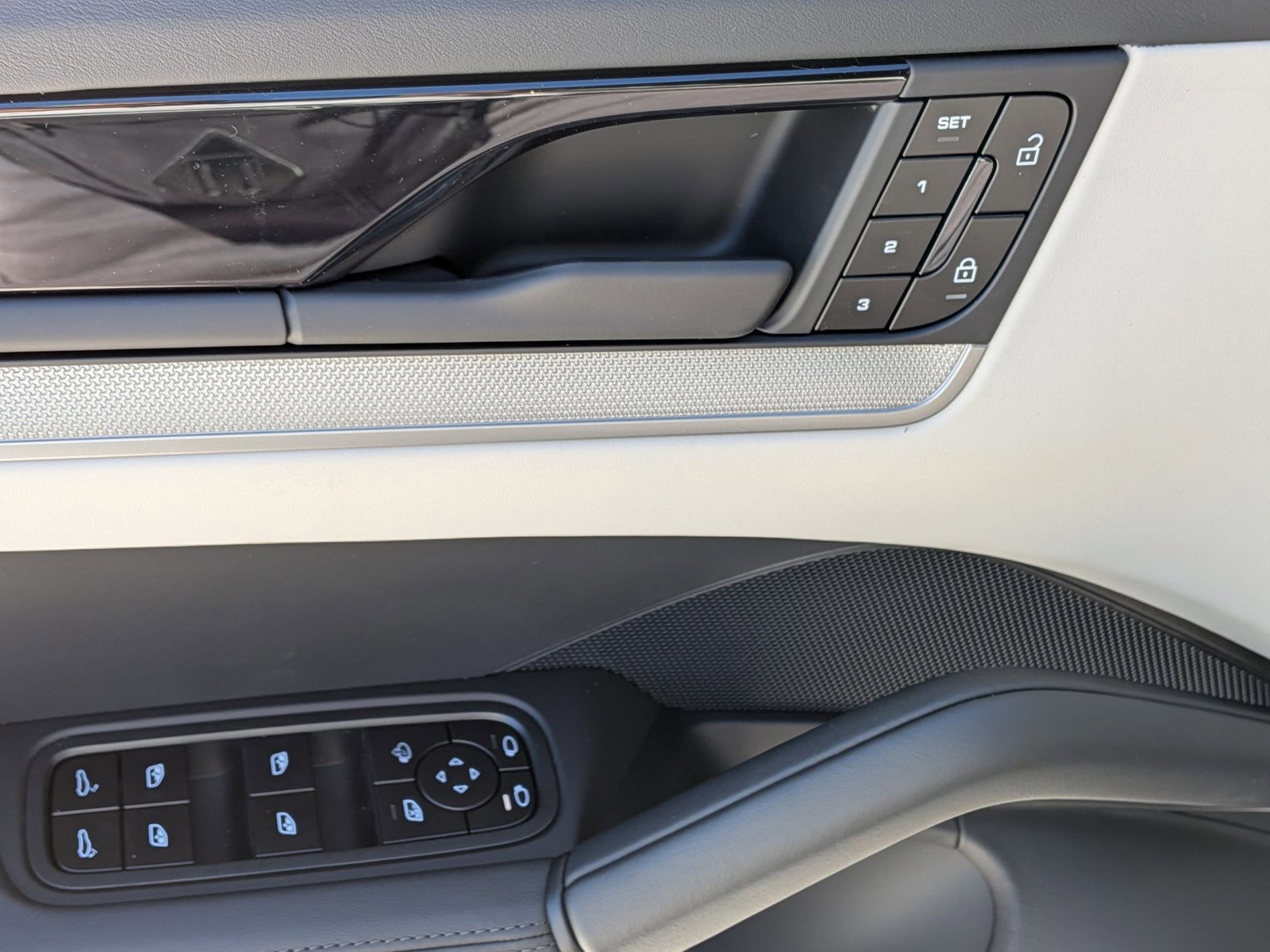 New 2026 Porsche Cayenne Coupe image 15