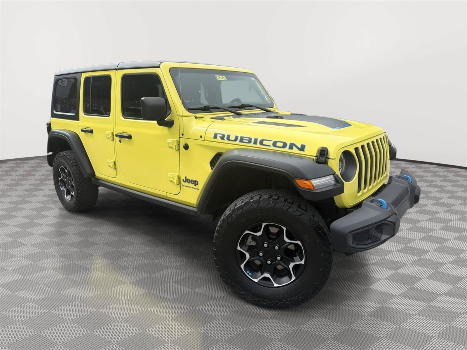 Used 2023 Jeep Wrangler Unlimited Rubicon 4xe w/ Cold Weather Group AWD/4WD video 2