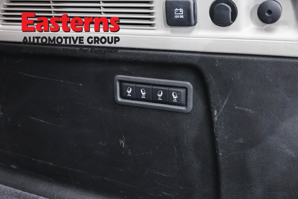 Used 2024 Jeep Wagoneer L Series II RWD image 30