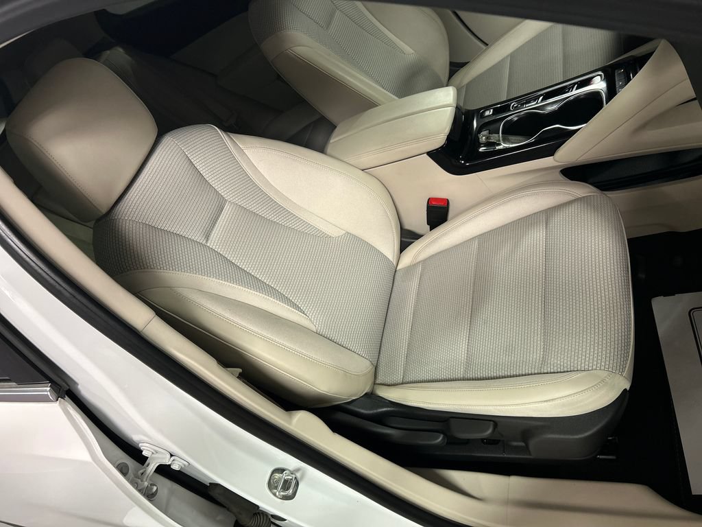 Used 2023 Buick Envision Preferred FWD image 23