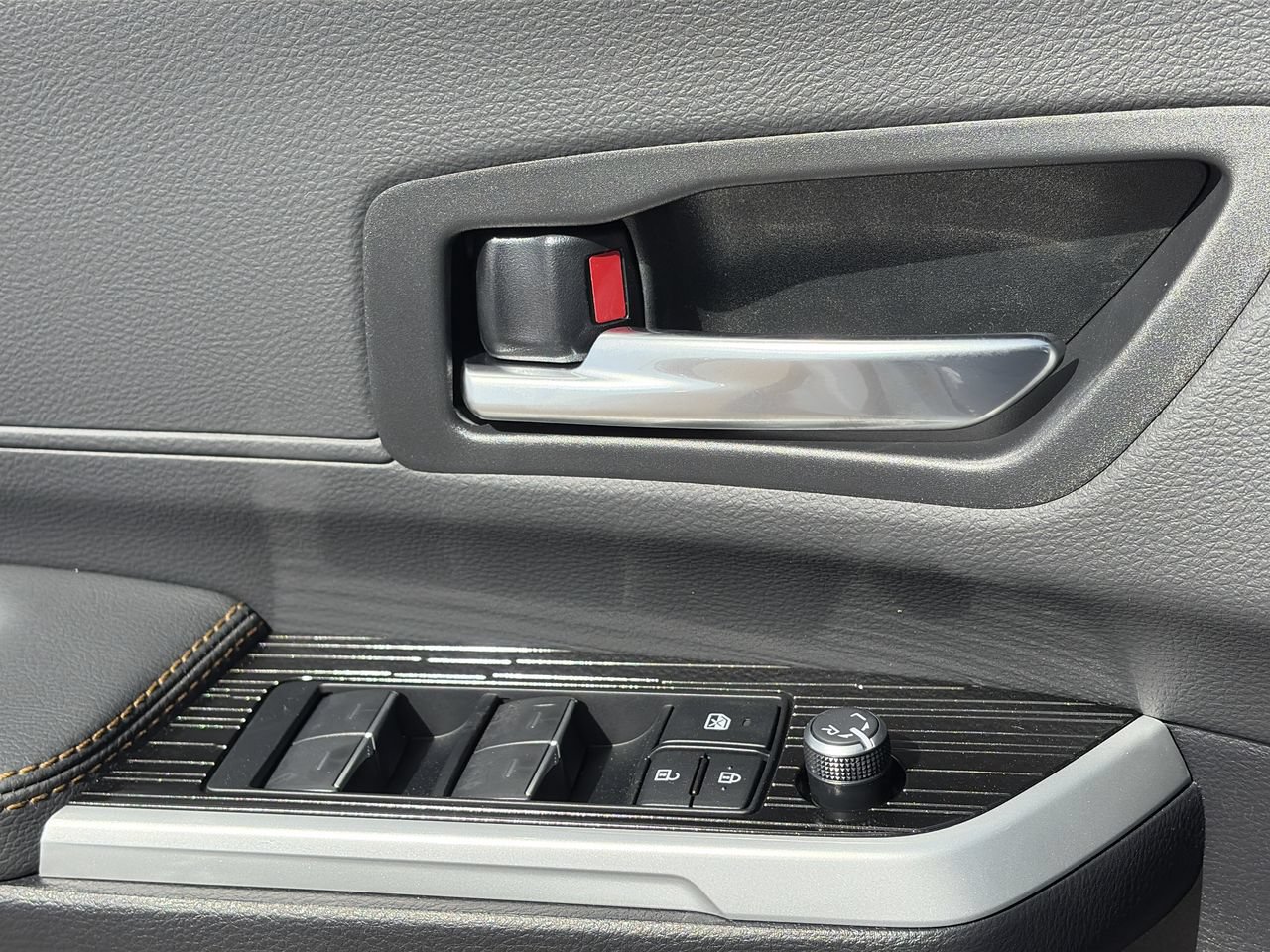 New 2026 Toyota Sienna XLE Woodland Edition AWD/4WD image 16