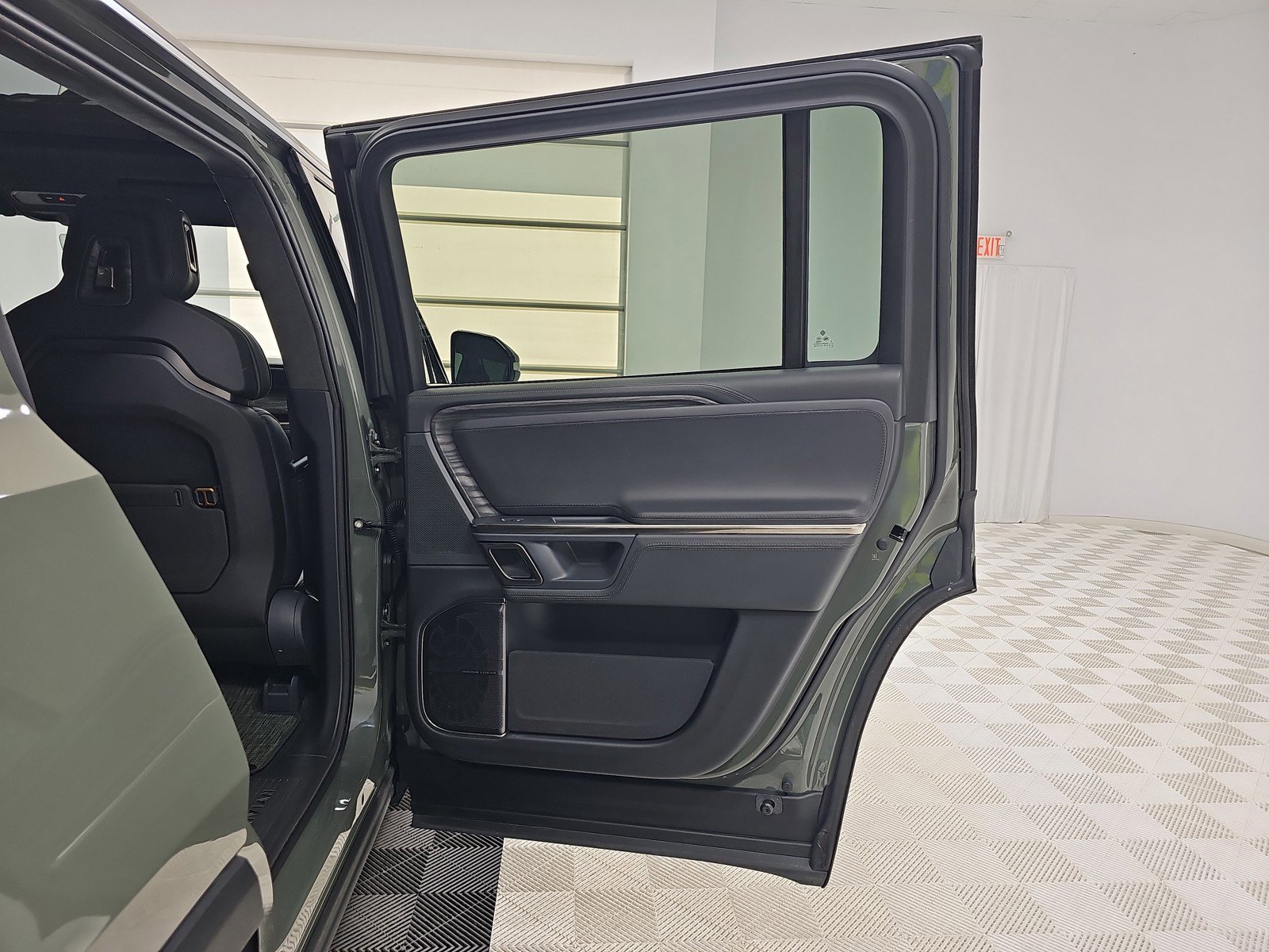 Used 2022 Rivian R1S Launch Edition image 19