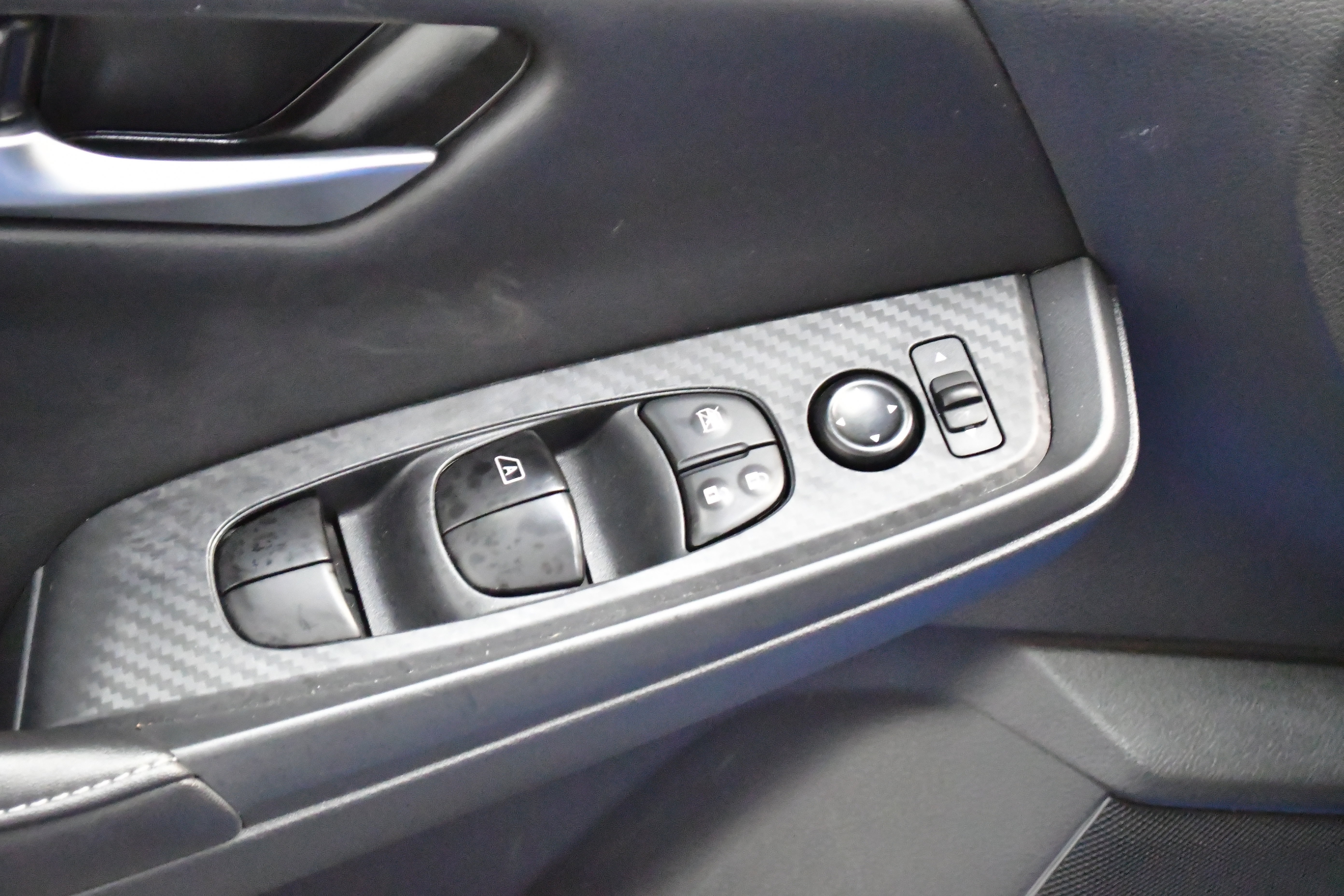 Used 2025 Nissan Sentra SV image 15