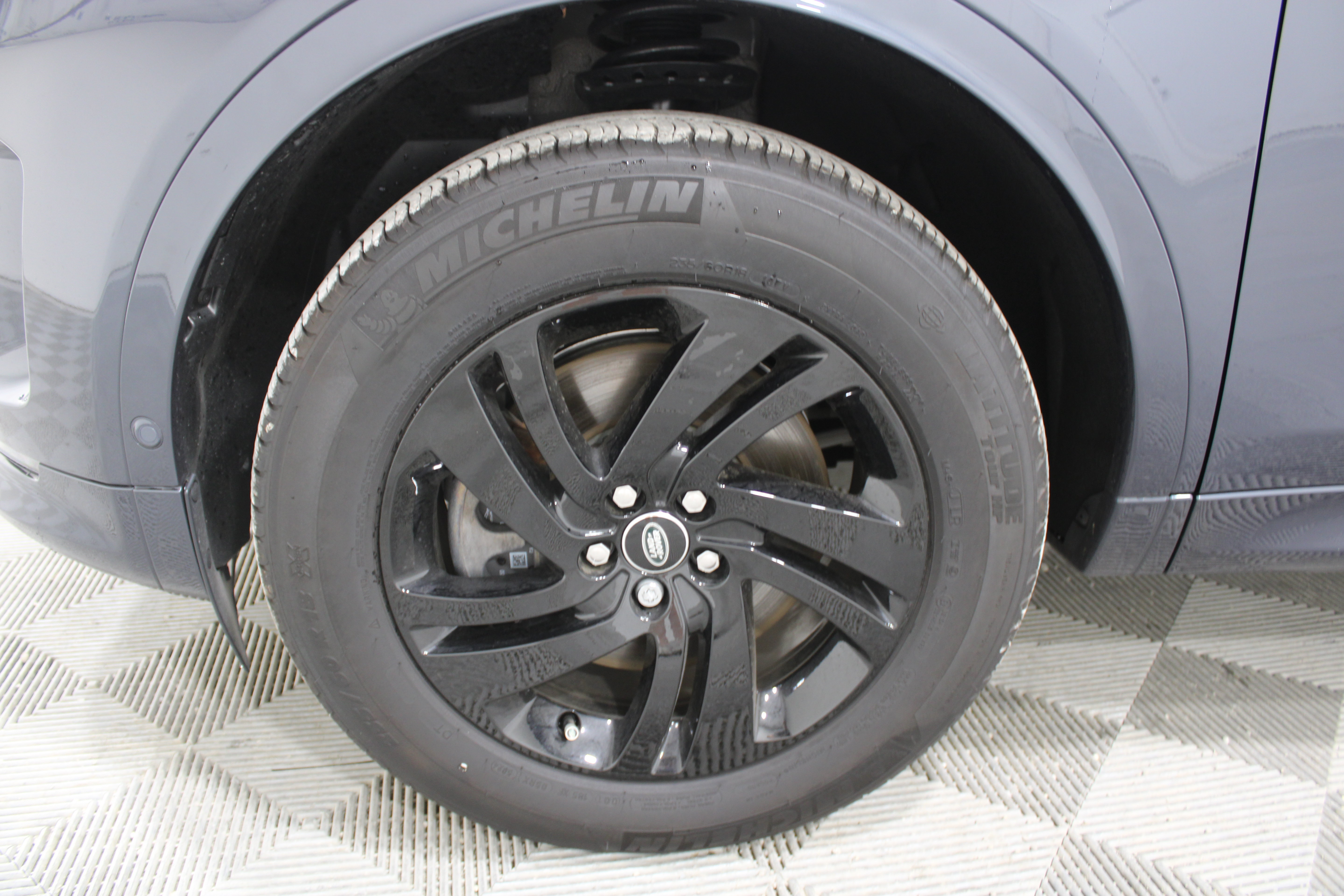 Used 2025 Land Rover Discovery Sport S AWD/4WD image 9