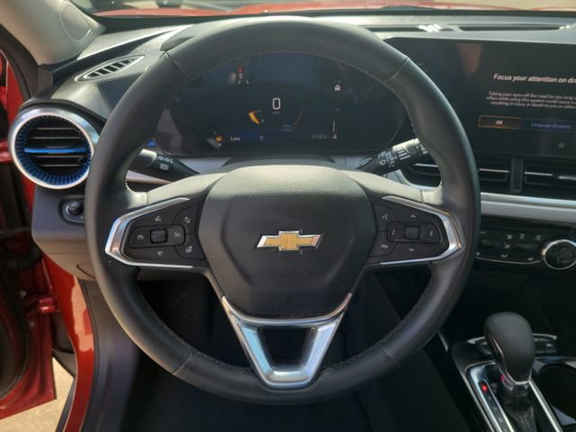 Used 2024 Chevrolet Trax LT w/ Driver Confidence Package FWD image 19