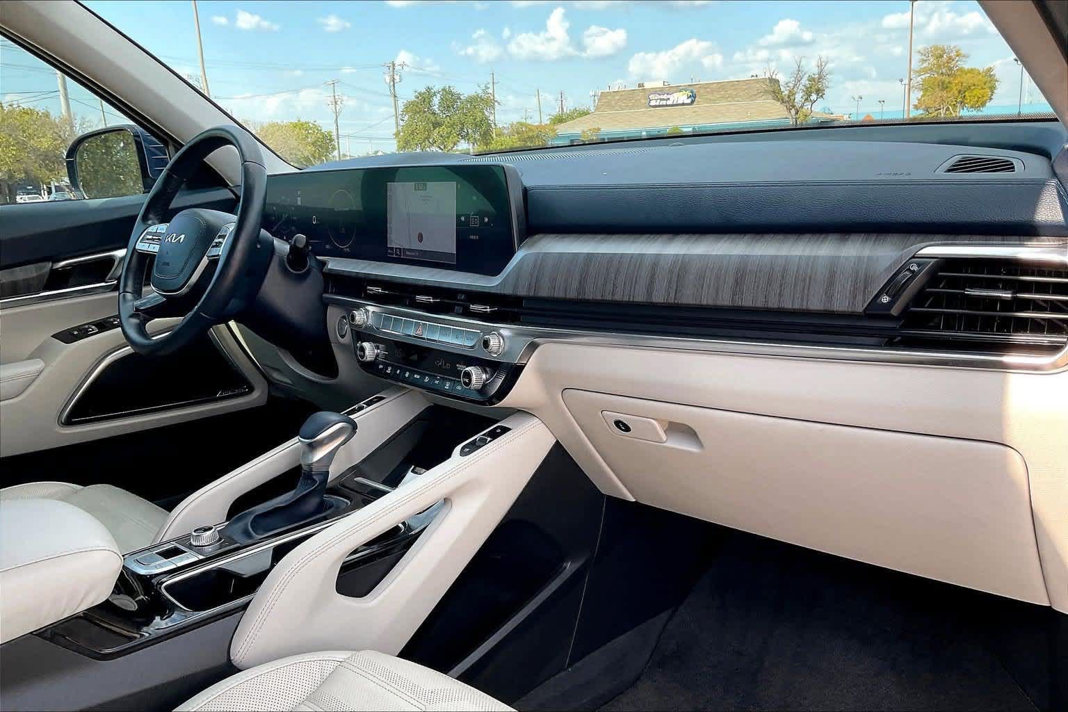 Certified 2024 Kia Telluride SX Prestige AWD/4WD image 22