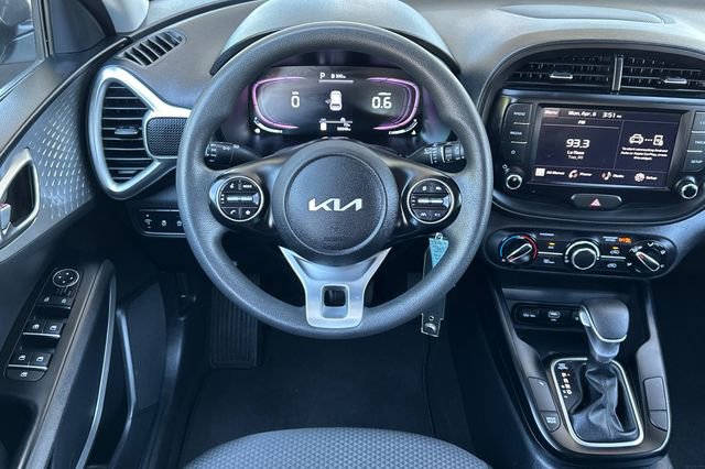 Used 2023 Kia Soul LX w/ LX Technology Package image 15