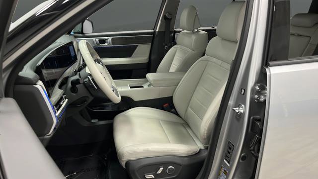 Used 2024 Hyundai Santa Fe Limited FWD image 9