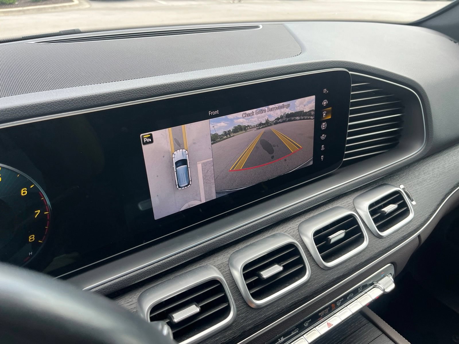 Used 2023 Mercedes-Benz GLE 350 4MATIC w/ AMG Line Exterior image 26