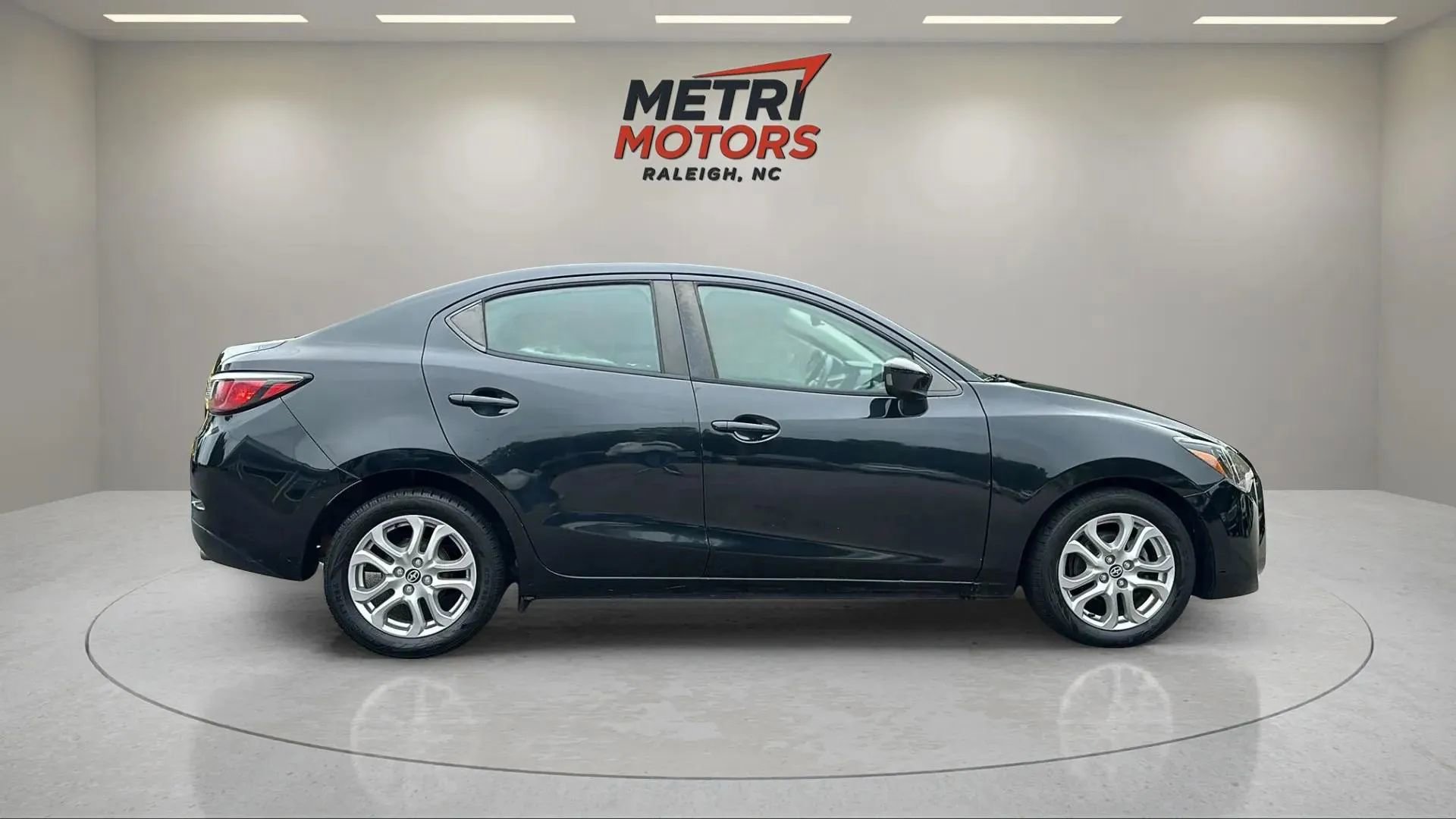 Used 2016 Scion iA image 4