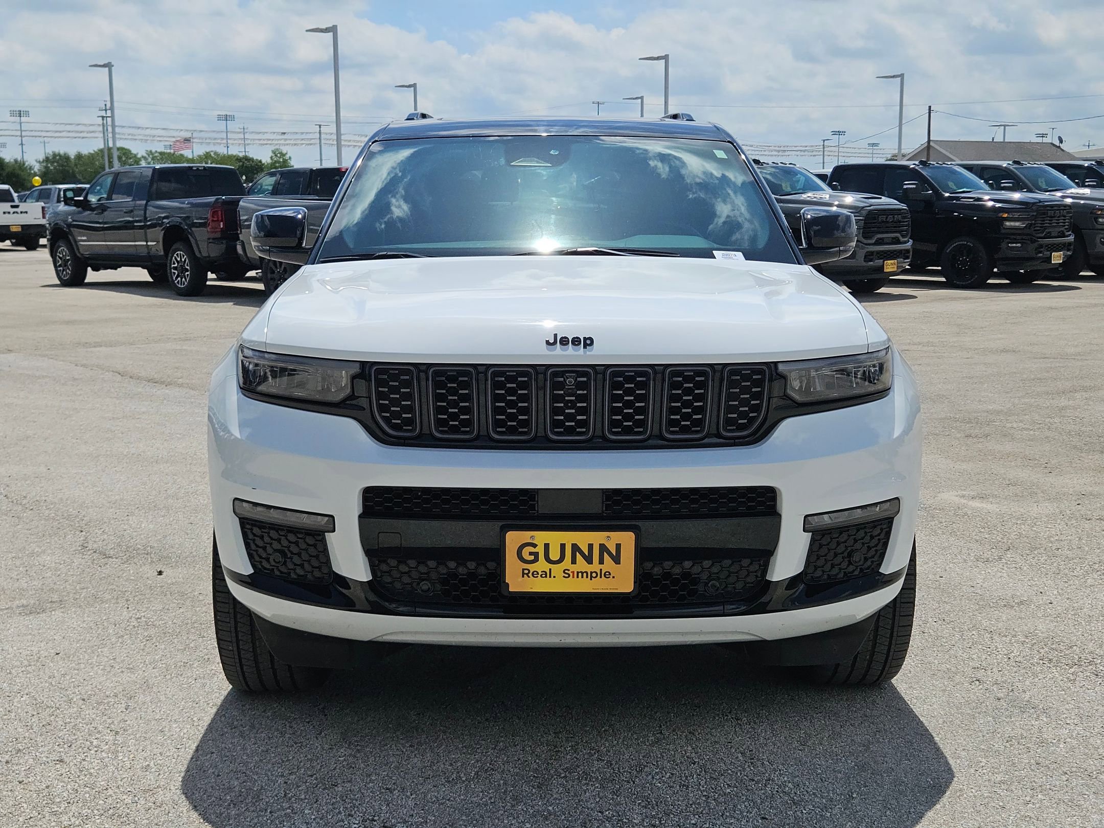 Used 2025 Jeep Grand Cherokee L Summit w/ Obsidian Package AWD/4WD image 8