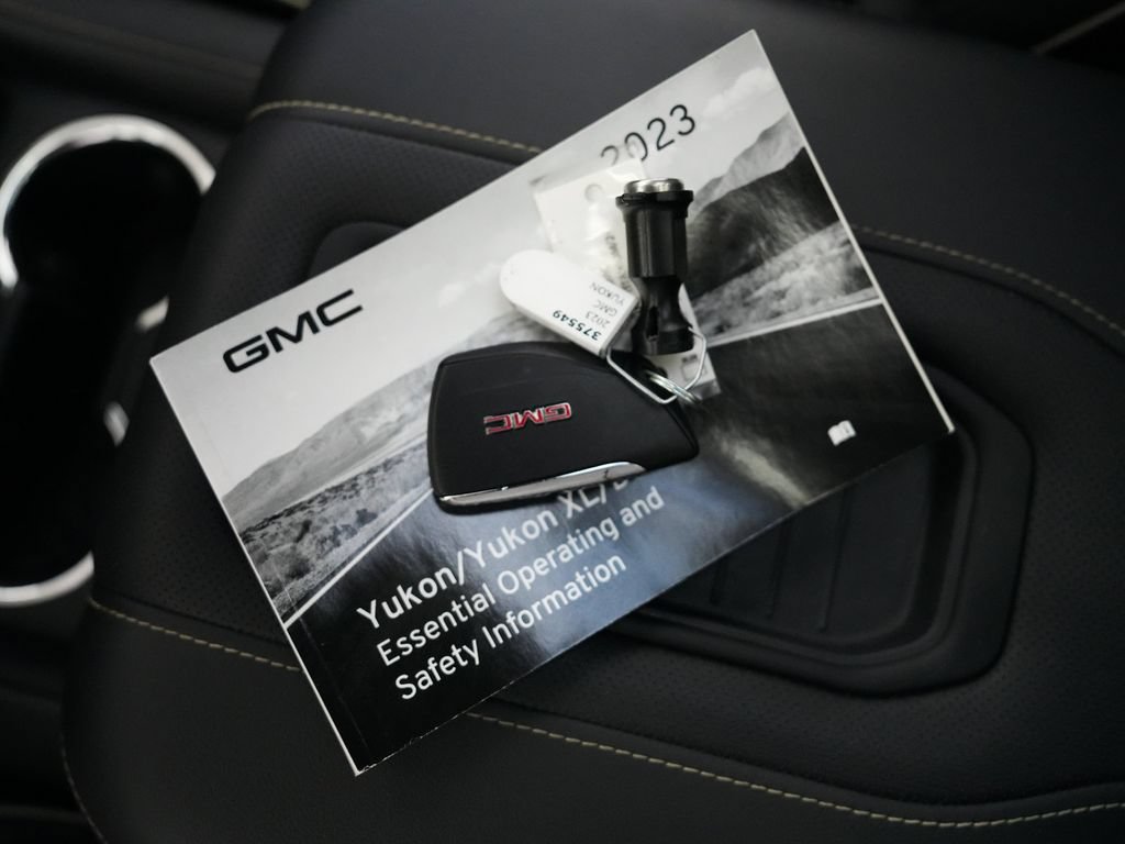 Used 2023 GMC Yukon SLT w/ SLT Premium Package AWD/4WD image 21
