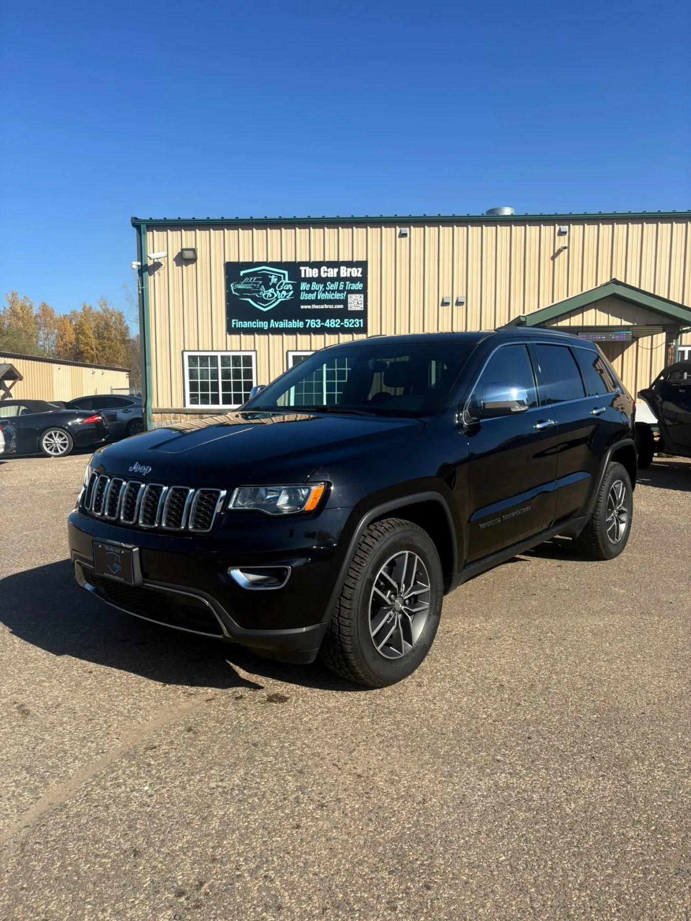 Used 2017 Jeep Grand Cherokee Limited AWD/4WD image 1