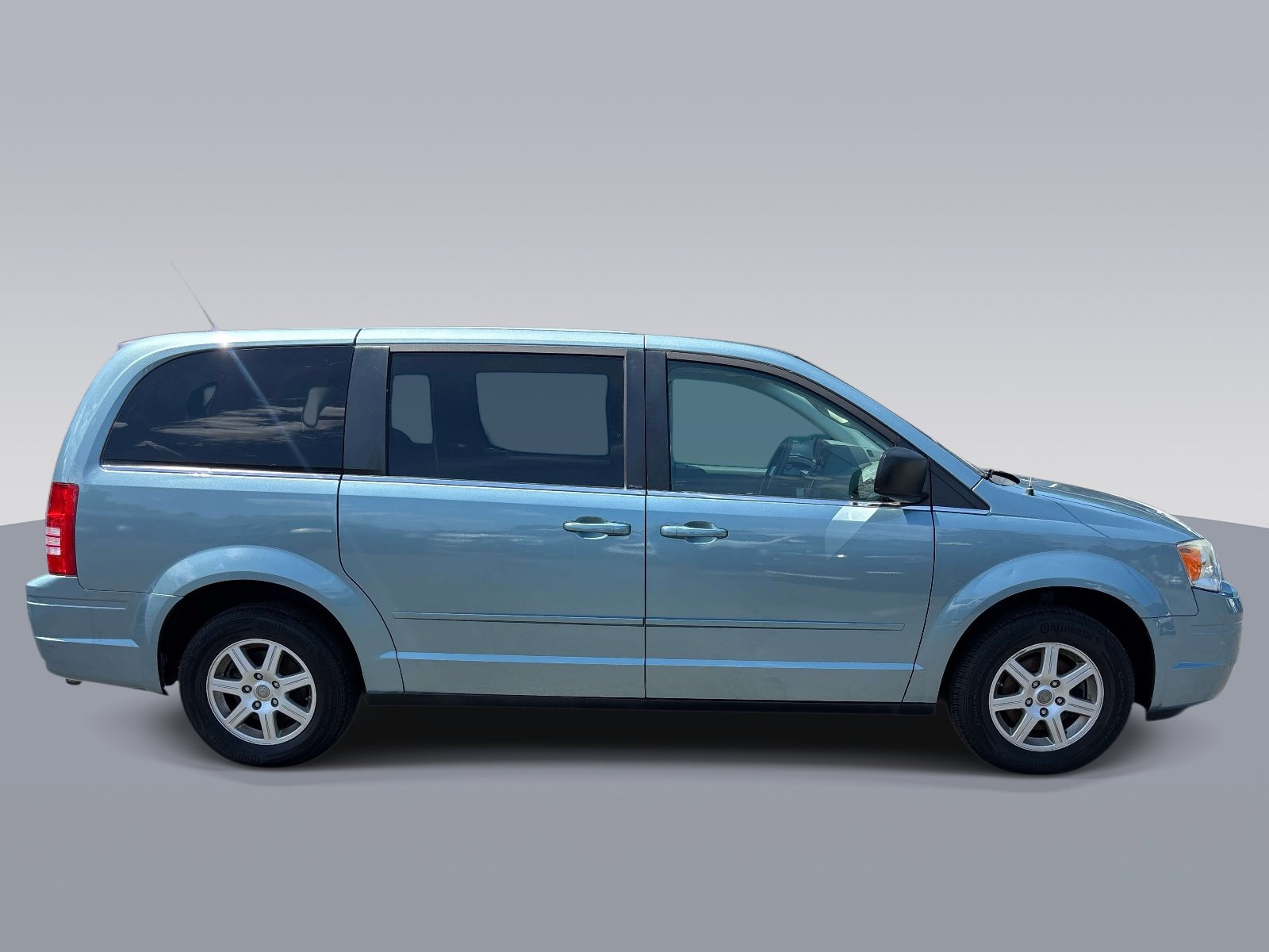 Used 2010 Chrysler Town & Country LX w/ PWR Convenience Group FWD image 2