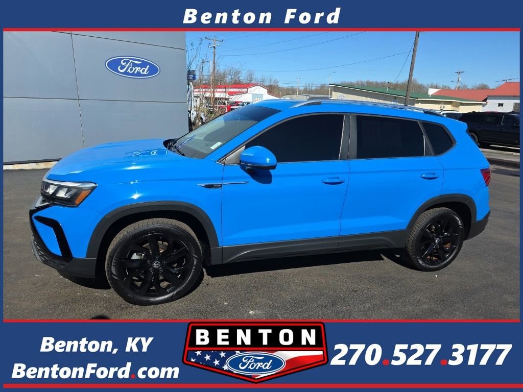 Used 2022 Volkswagen Taos SE w/ Panoramic Sunroof Package