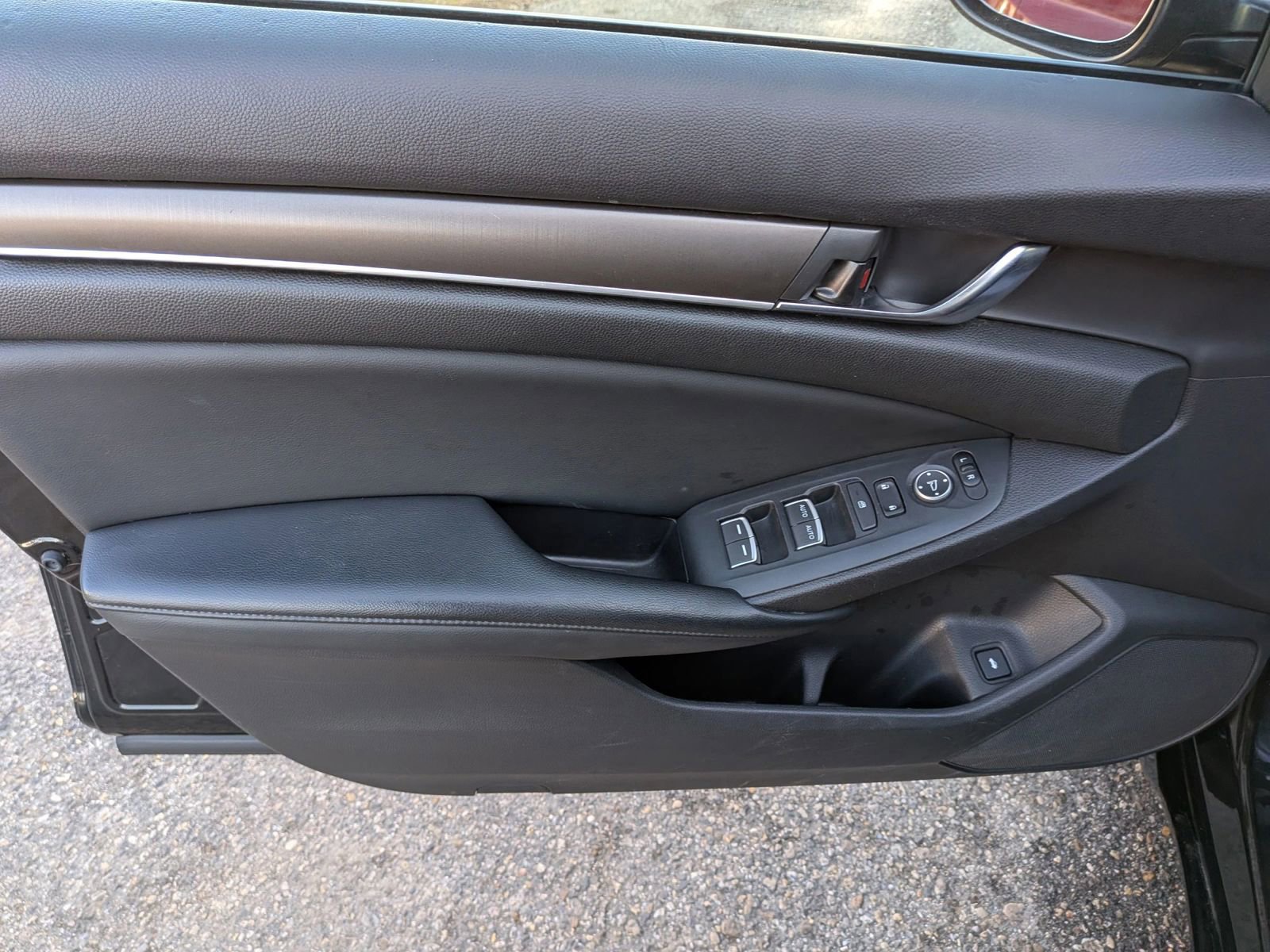 Used 2018 Honda Accord LX image 17