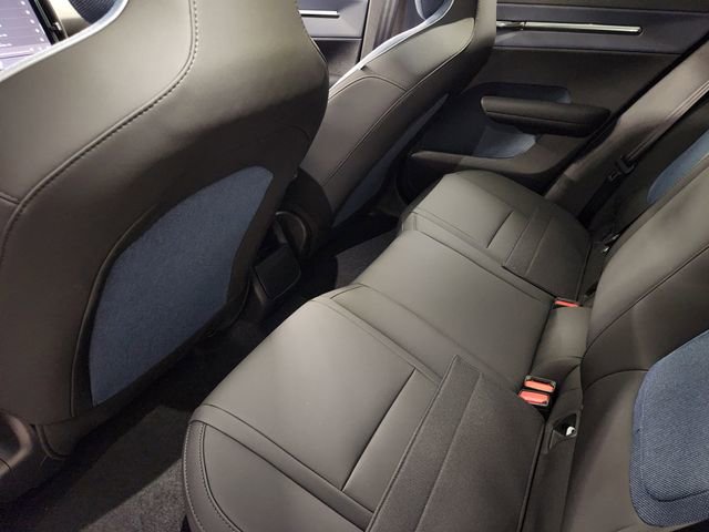 New 2025 Volvo EX30 Plus w/ Protection Package Premier image 28