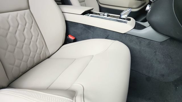 Certified 2026 Volvo XC90 B6 Plus w/ Protection Package Premier AWD/4WD image 39