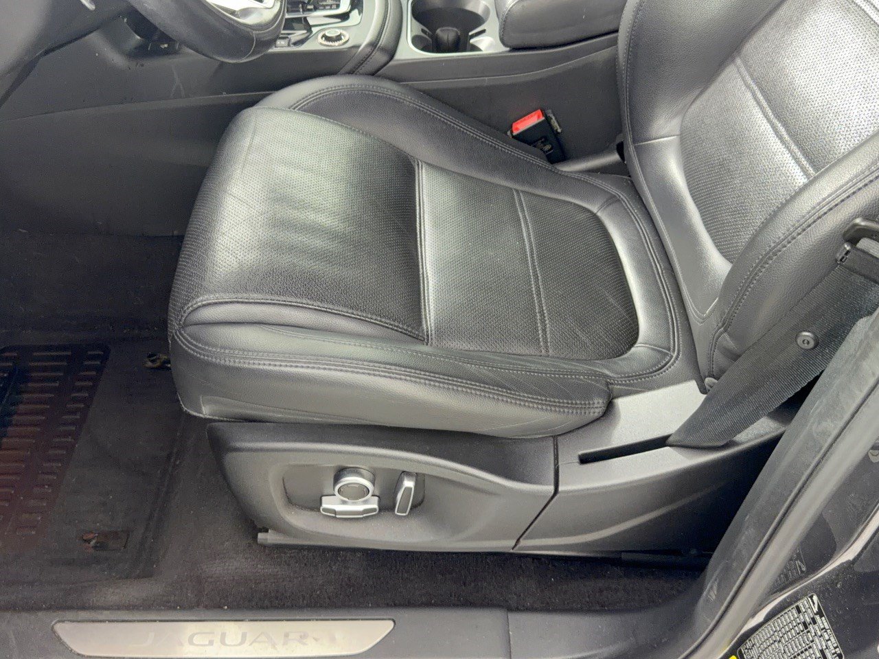 Used 2021 Jaguar E-PACE SE AWD/4WD image 15