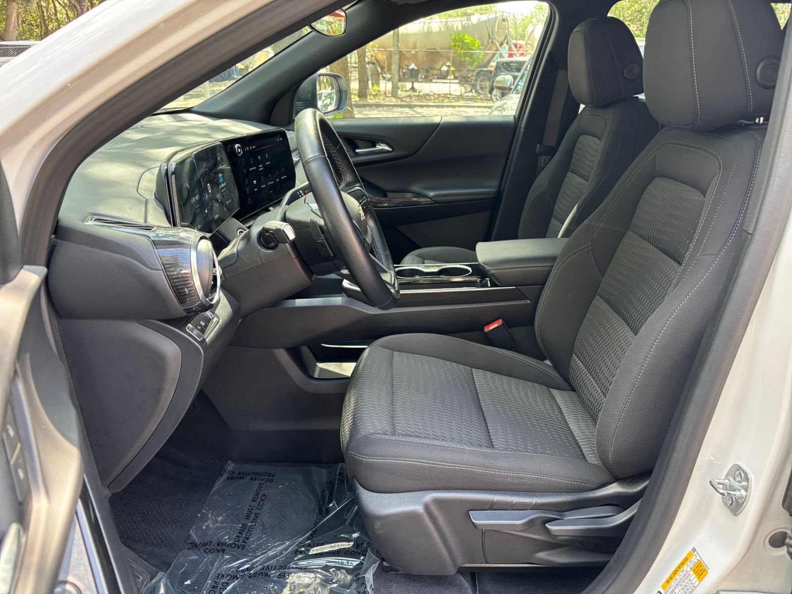 Used 2025 Chevrolet Equinox LT FWD image 26