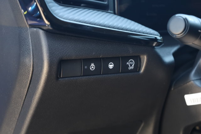 New 2027 Nissan Kicks SR w/ SR Premium Package FWD image 12