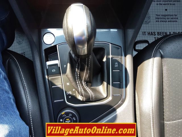 Used 2021 Volkswagen Tiguan SE image 47