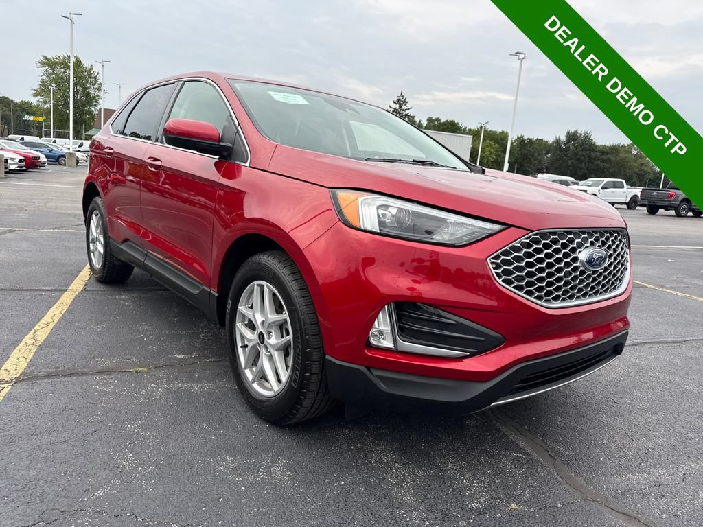 Used 2024 Ford Edge SEL w/ Convenience Package AWD/4WD image 4