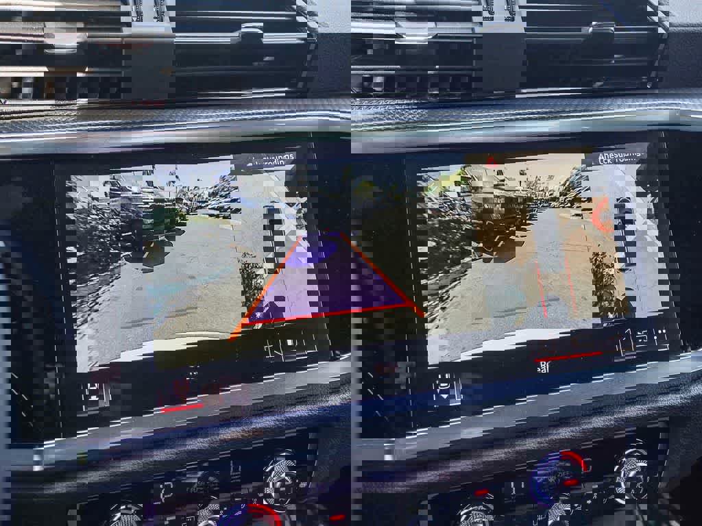 Used 2023 Audi Q3 2.0T Premium Plus w/ Premium Plus Package AWD/4WD image 22