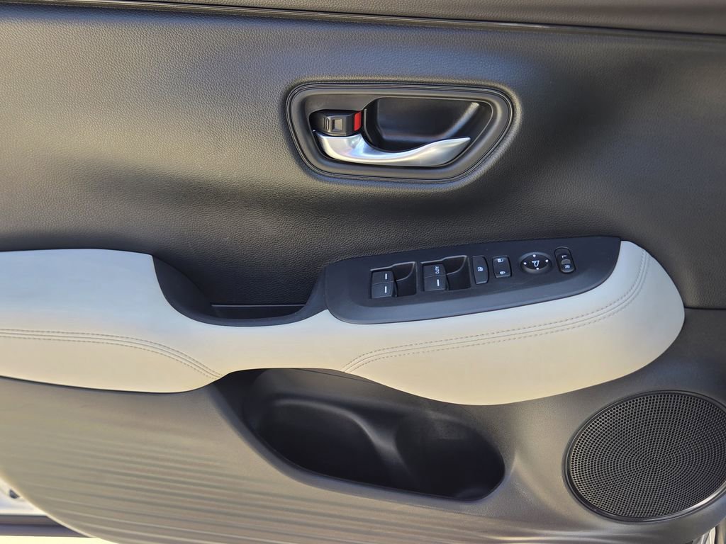Certified 2024 Honda HR-V LX image 32