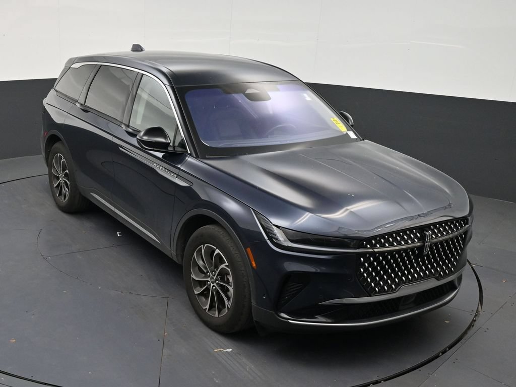 Used 2024 Lincoln Nautilus Premier AWD/4WD image 17