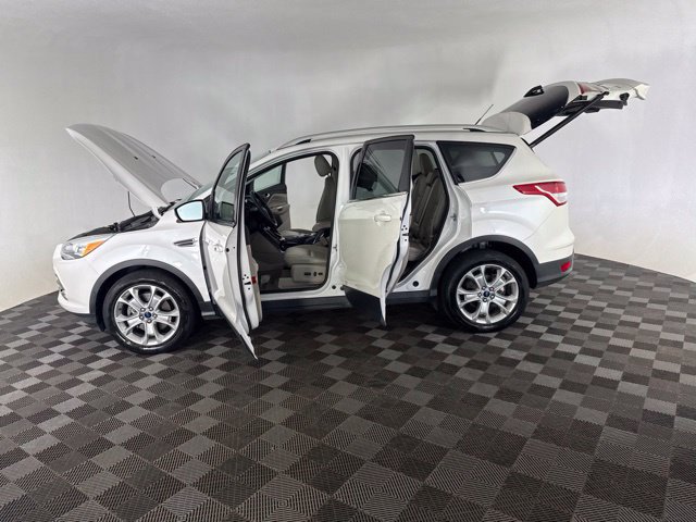 Used 2016 Ford Escape Titanium w/ Equipment Group 301A AWD/4WD image 11