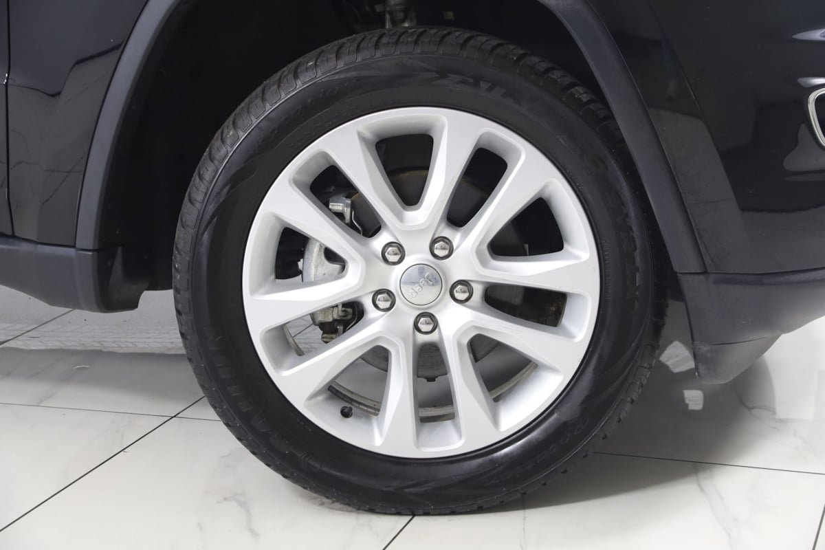 Used 2017 Jeep Grand Cherokee Limited AWD/4WD image 16