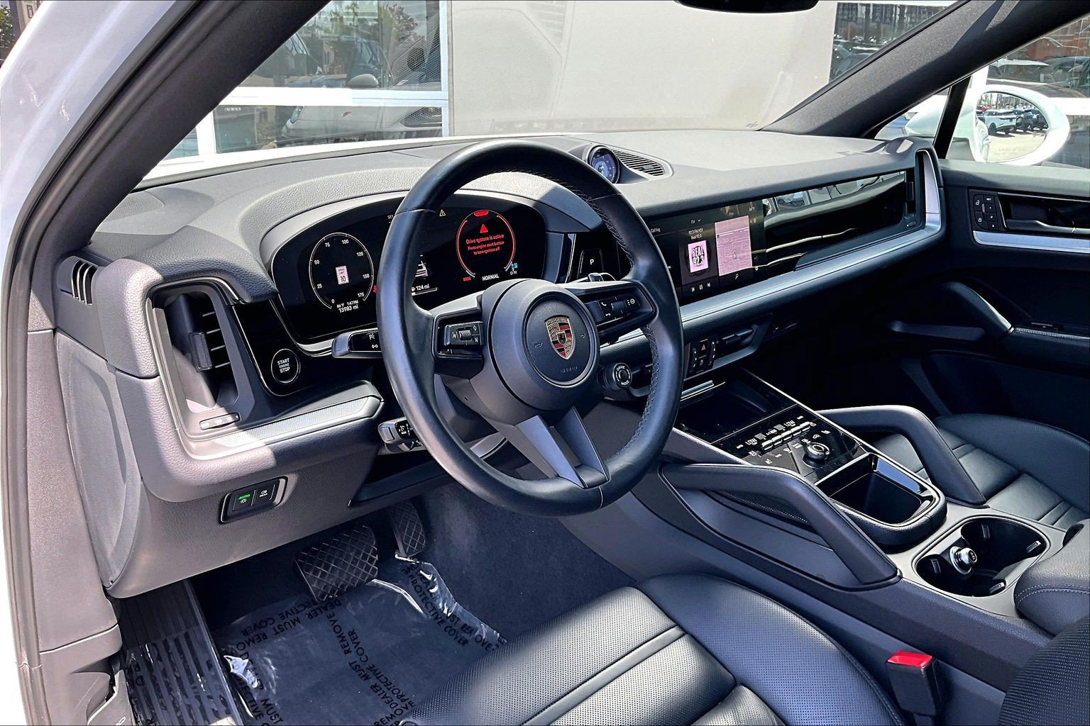 Used 2024 Porsche Cayenne Coupe AWD/4WD image 14
