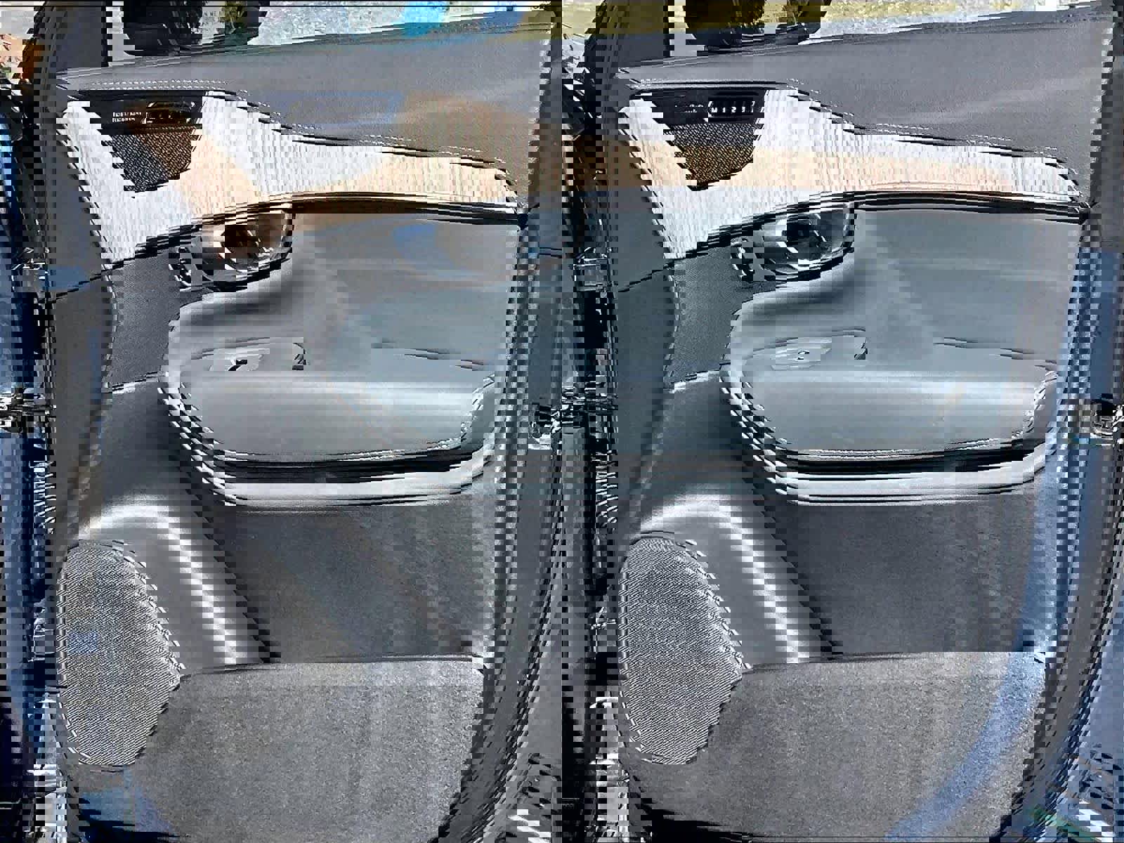 Used 2024 Volvo XC90 T8 Ultimate w/ Protection Package Premier image 27