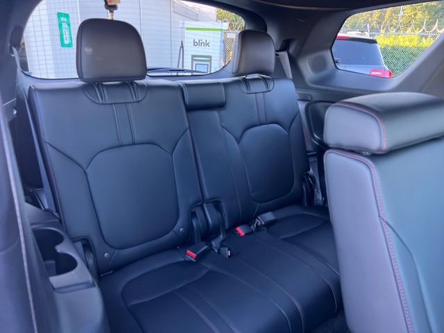 Certified 2025 Honda Pilot Black Edition image 15