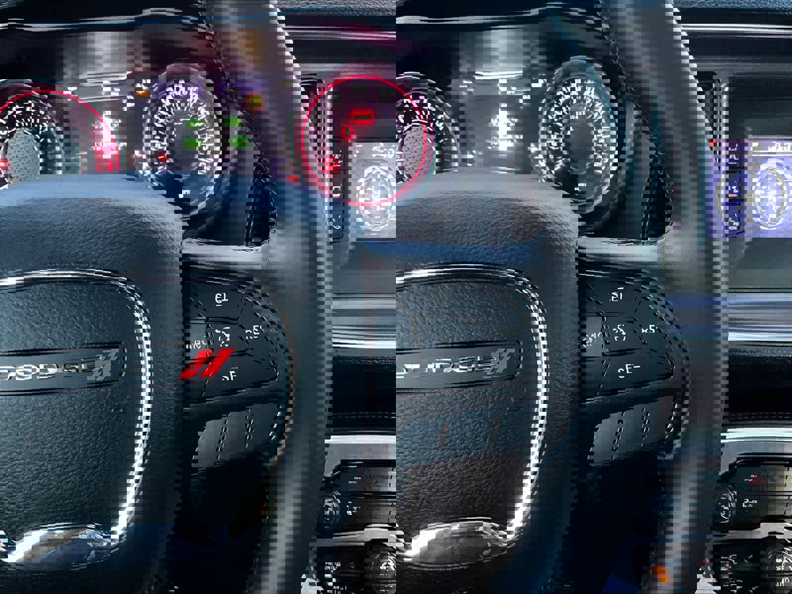 Used 2015 Dodge Challenger R/T w/ Quick Order Package 22B R/T image 24