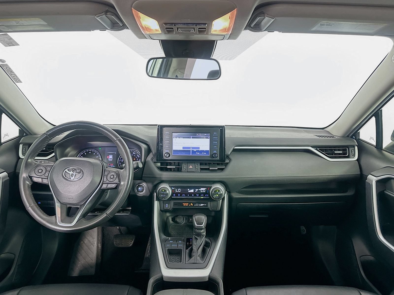 Used 2019 Toyota RAV4 XLE Premium FWD image 21