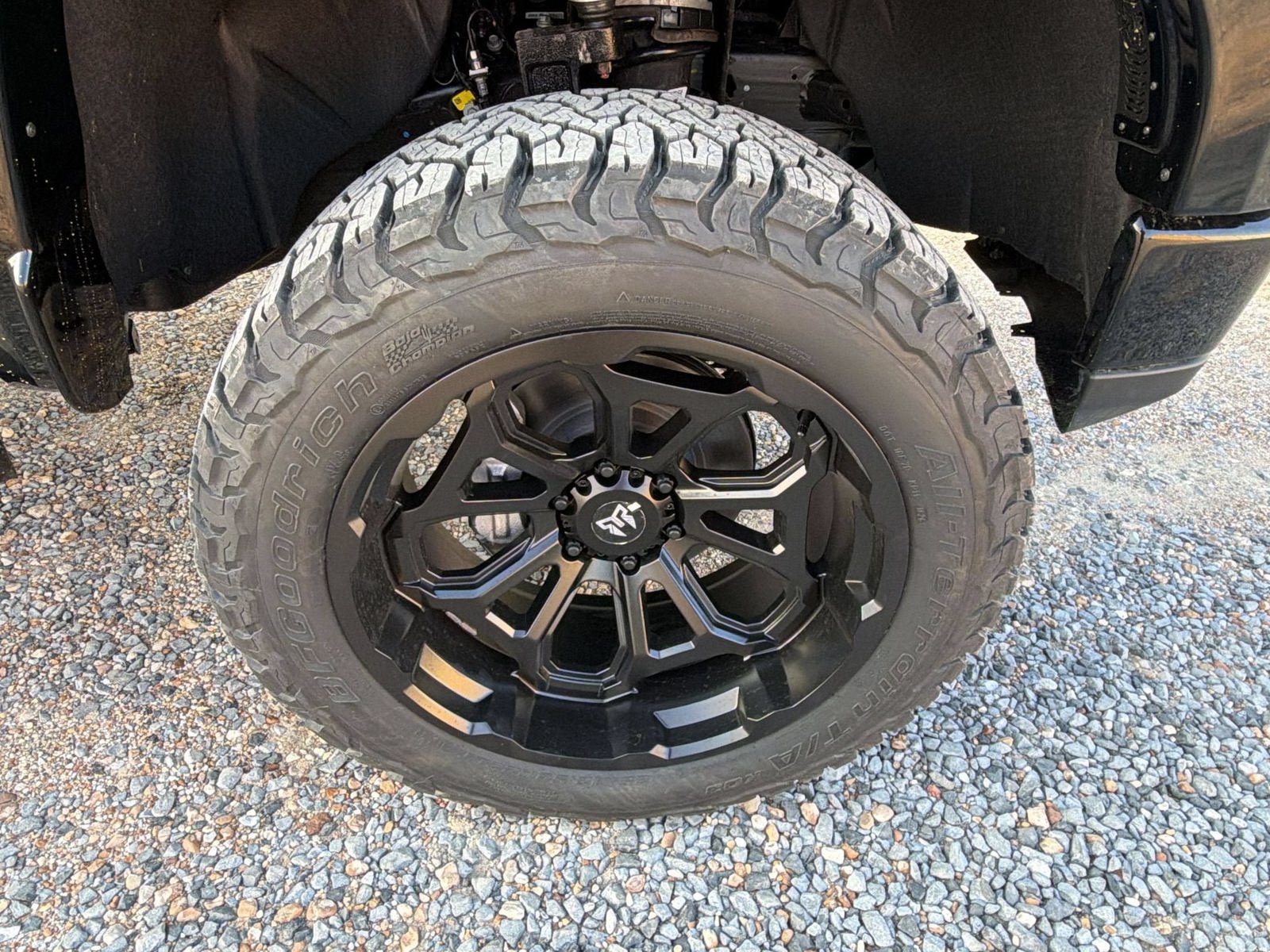 New 2026 GMC Sierra 1500 AT4 w/ AT4 Premium Package AWD/4WD image 32